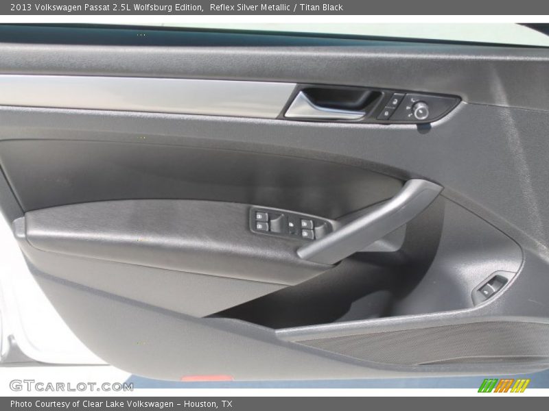 Reflex Silver Metallic / Titan Black 2013 Volkswagen Passat 2.5L Wolfsburg Edition