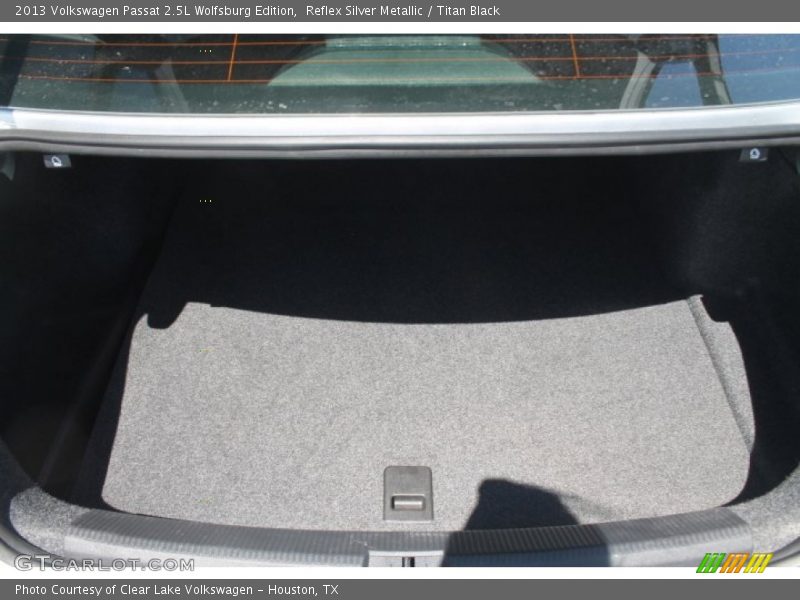 Reflex Silver Metallic / Titan Black 2013 Volkswagen Passat 2.5L Wolfsburg Edition