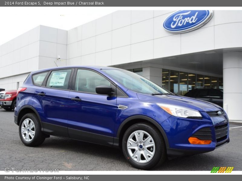 Front 3/4 View of 2014 Escape S