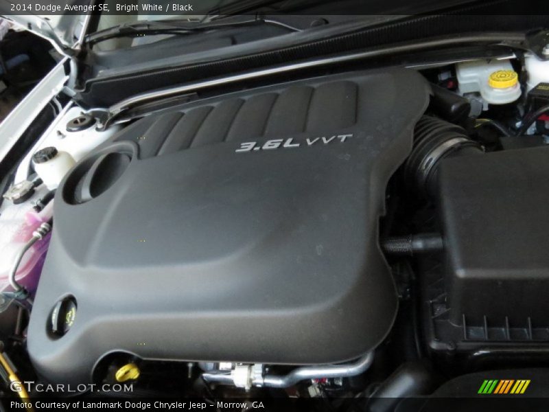 Bright White / Black 2014 Dodge Avenger SE