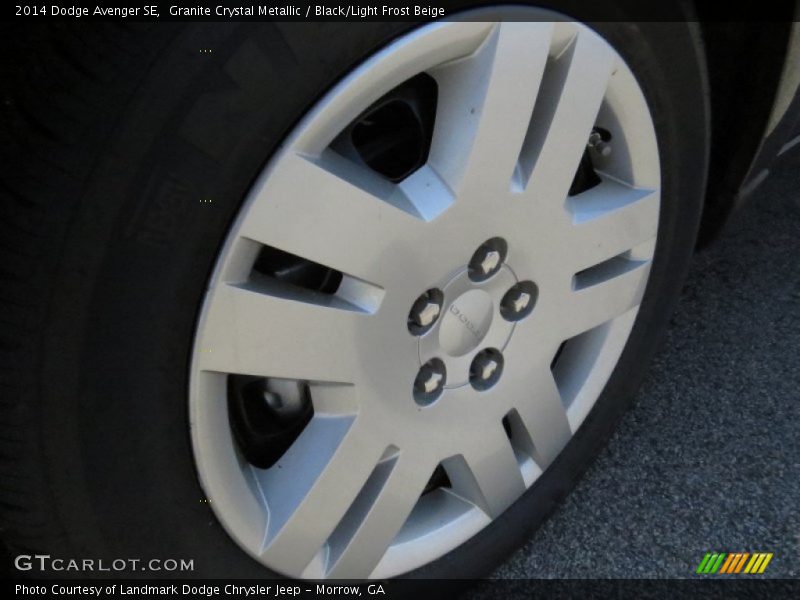 Granite Crystal Metallic / Black/Light Frost Beige 2014 Dodge Avenger SE