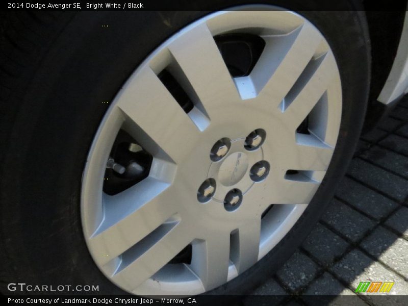 Bright White / Black 2014 Dodge Avenger SE