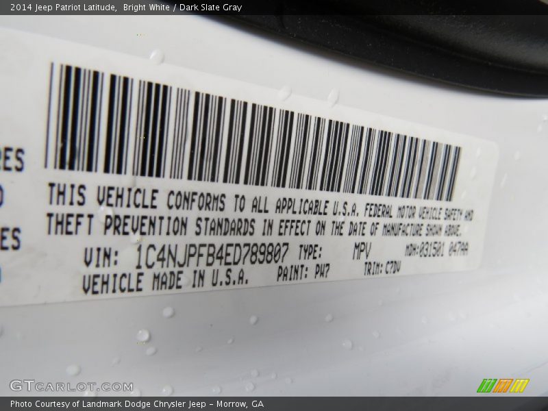 Bright White / Dark Slate Gray 2014 Jeep Patriot Latitude