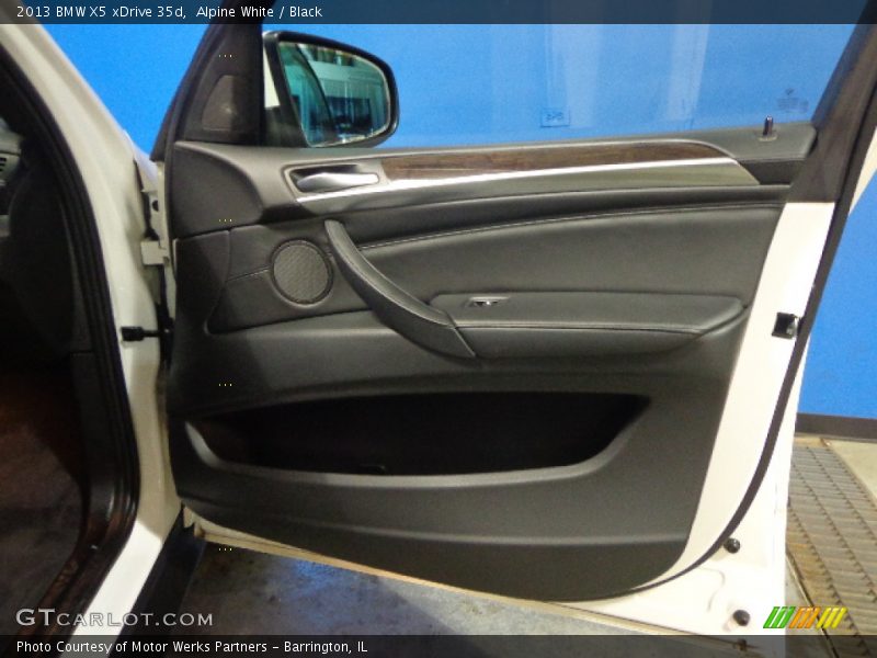Alpine White / Black 2013 BMW X5 xDrive 35d