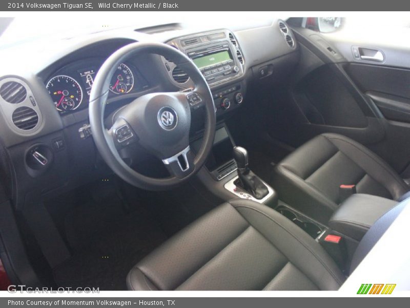 Wild Cherry Metallic / Black 2014 Volkswagen Tiguan SE