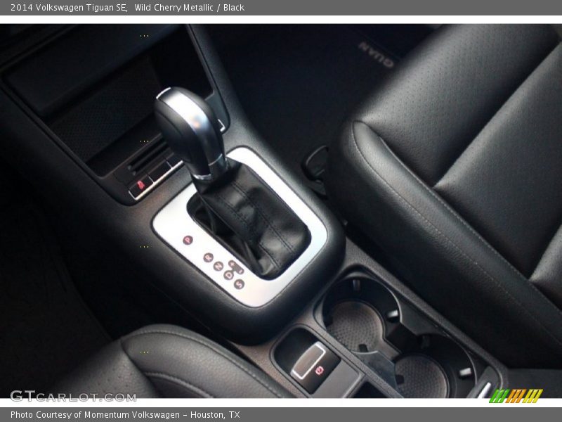 Wild Cherry Metallic / Black 2014 Volkswagen Tiguan SE