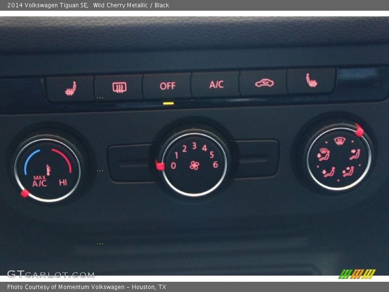 Wild Cherry Metallic / Black 2014 Volkswagen Tiguan SE