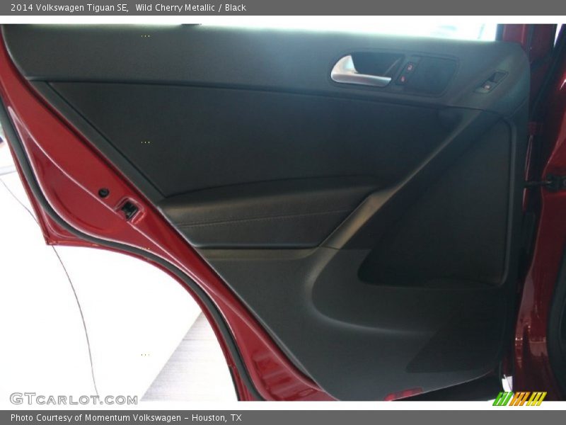 Wild Cherry Metallic / Black 2014 Volkswagen Tiguan SE