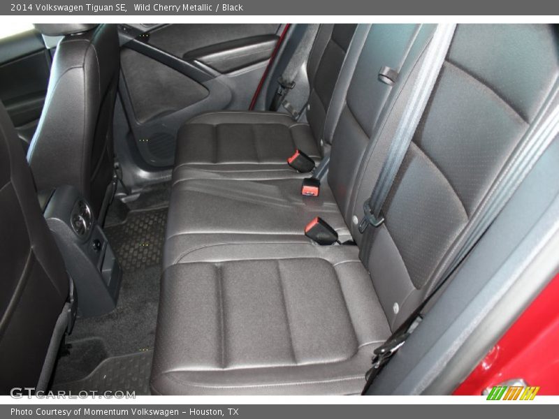 Wild Cherry Metallic / Black 2014 Volkswagen Tiguan SE