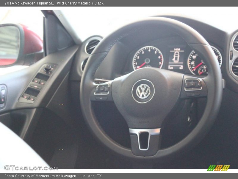 Wild Cherry Metallic / Black 2014 Volkswagen Tiguan SE