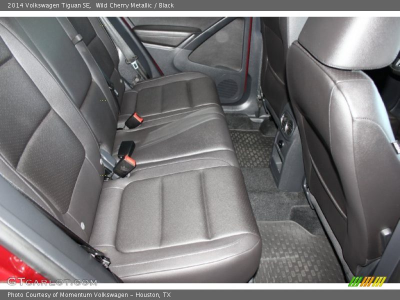 Wild Cherry Metallic / Black 2014 Volkswagen Tiguan SE