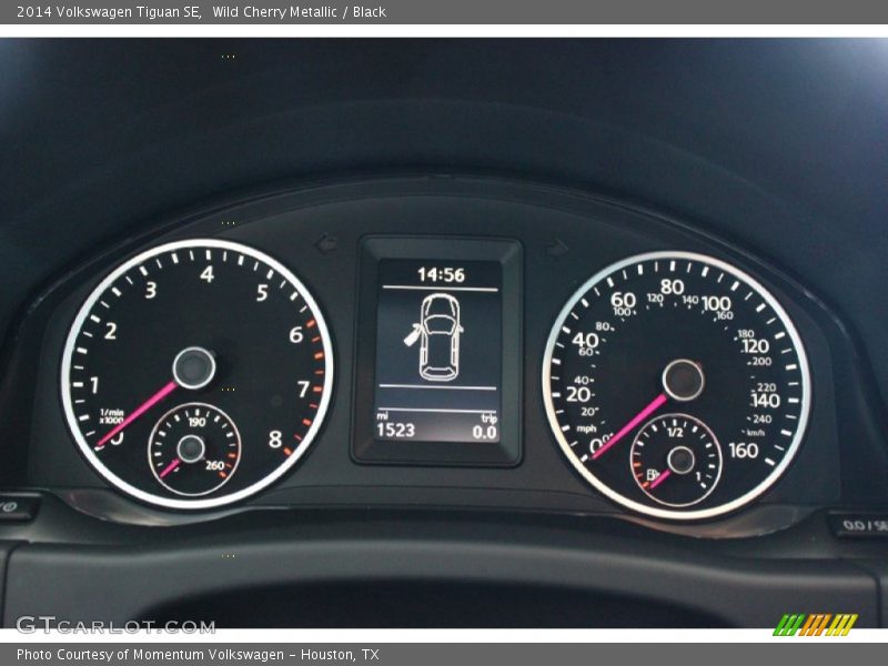 Wild Cherry Metallic / Black 2014 Volkswagen Tiguan SE