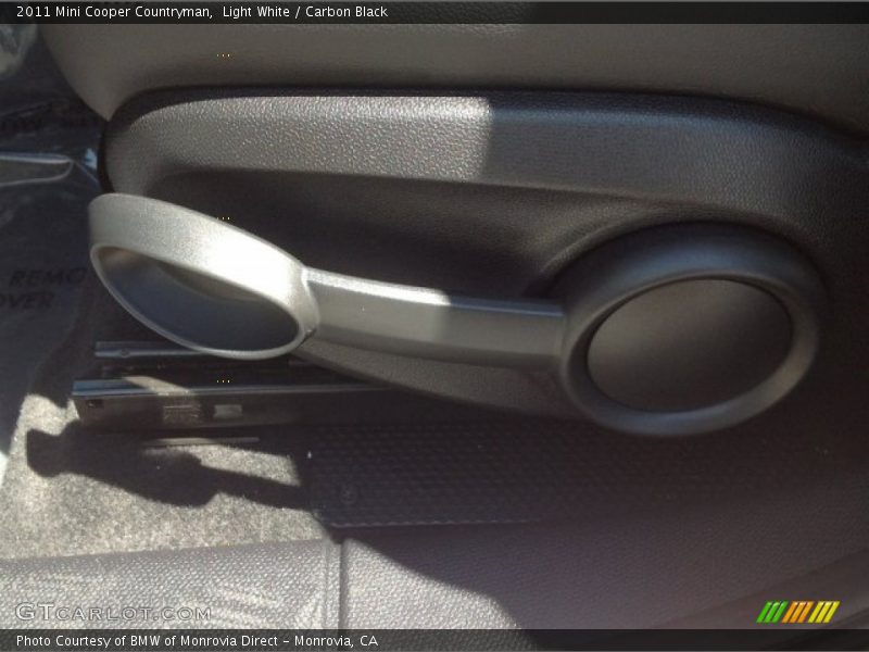 Light White / Carbon Black 2011 Mini Cooper Countryman