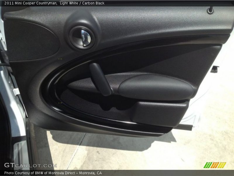 Light White / Carbon Black 2011 Mini Cooper Countryman