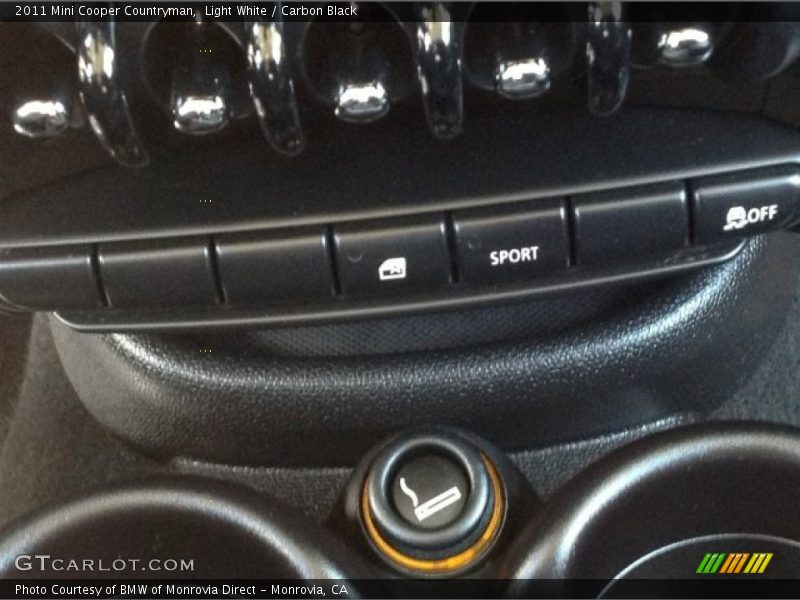 Light White / Carbon Black 2011 Mini Cooper Countryman
