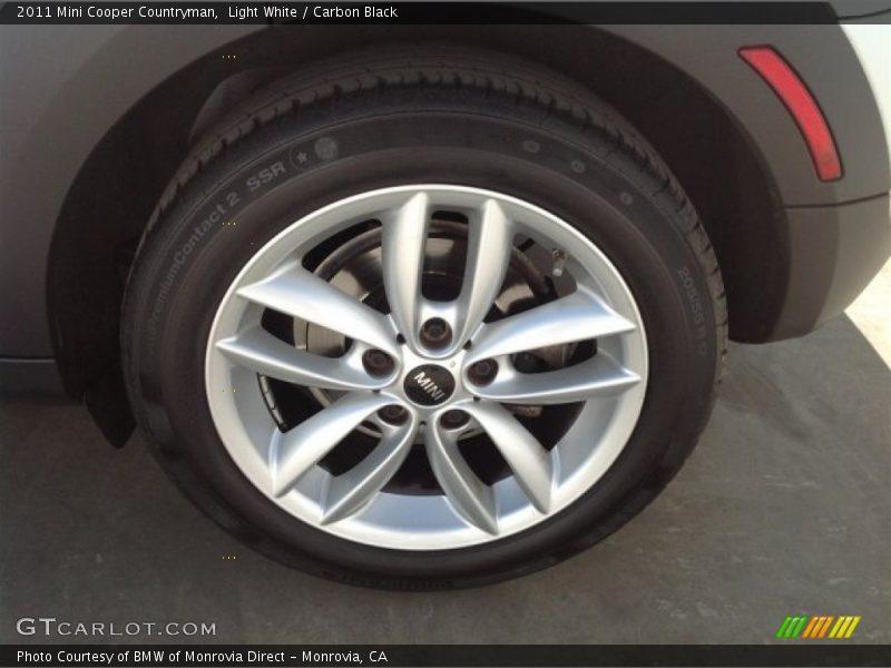 Light White / Carbon Black 2011 Mini Cooper Countryman