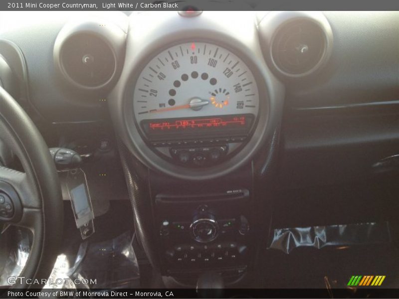 Light White / Carbon Black 2011 Mini Cooper Countryman