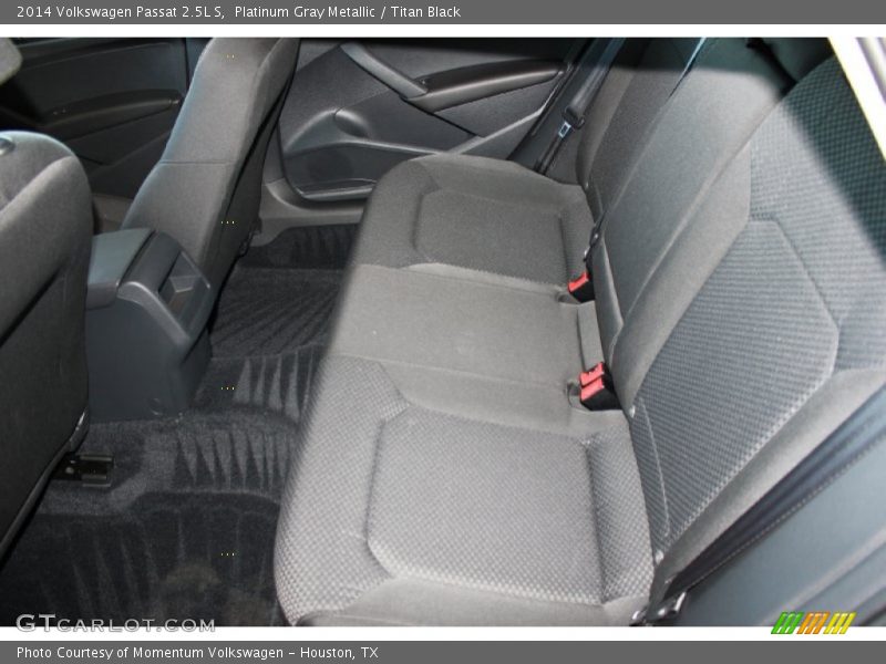 Platinum Gray Metallic / Titan Black 2014 Volkswagen Passat 2.5L S