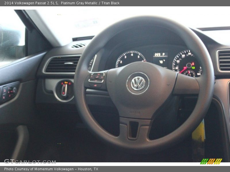 Platinum Gray Metallic / Titan Black 2014 Volkswagen Passat 2.5L S