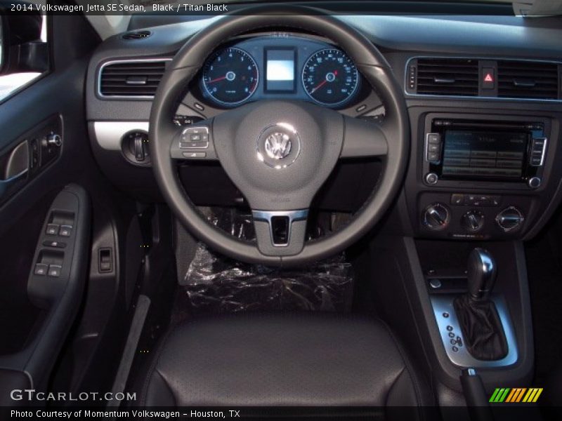 Black / Titan Black 2014 Volkswagen Jetta SE Sedan