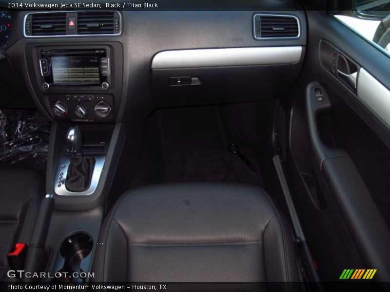 Black / Titan Black 2014 Volkswagen Jetta SE Sedan