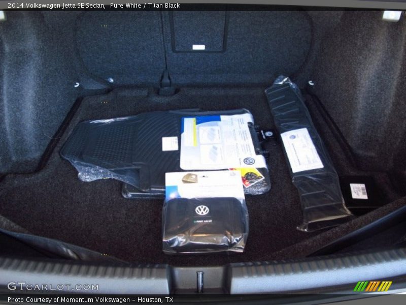 Pure White / Titan Black 2014 Volkswagen Jetta SE Sedan
