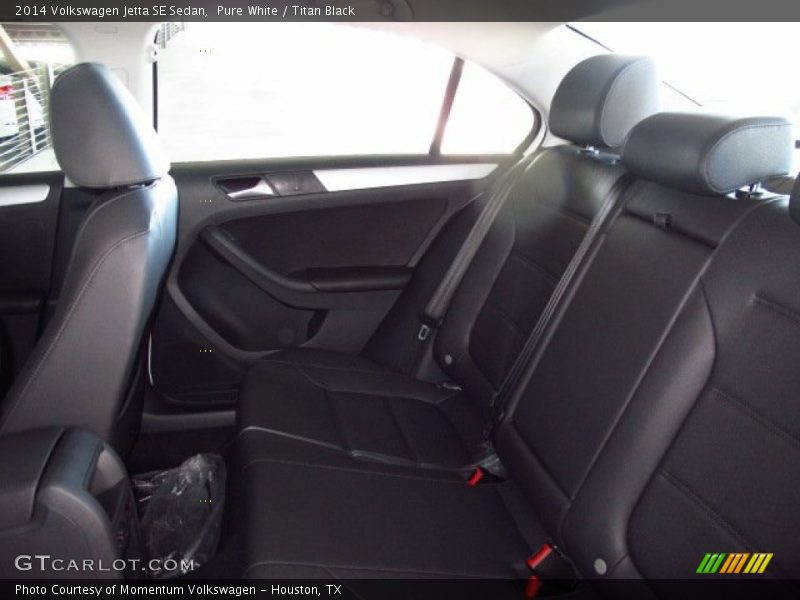 Pure White / Titan Black 2014 Volkswagen Jetta SE Sedan