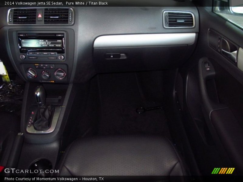 Pure White / Titan Black 2014 Volkswagen Jetta SE Sedan