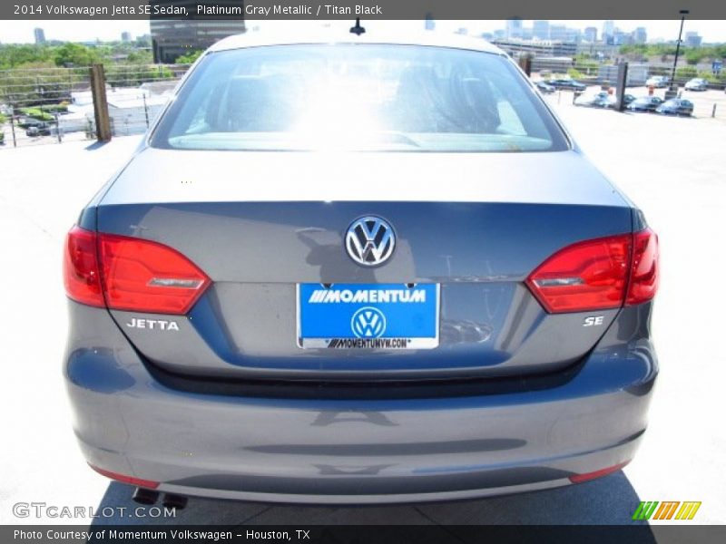 Platinum Gray Metallic / Titan Black 2014 Volkswagen Jetta SE Sedan