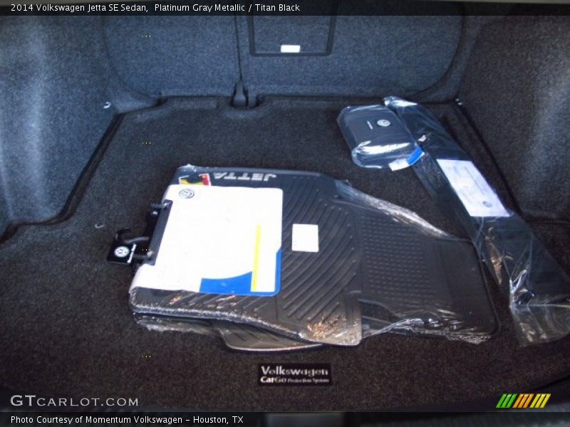 Platinum Gray Metallic / Titan Black 2014 Volkswagen Jetta SE Sedan