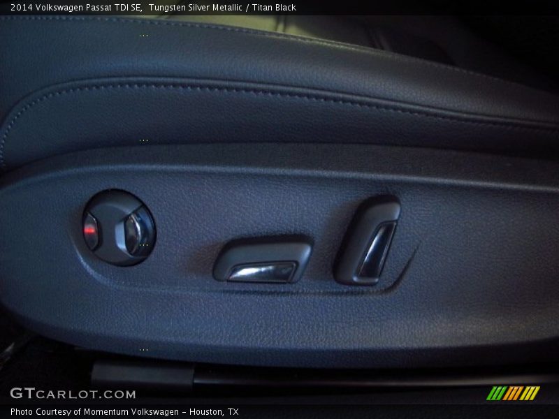 Tungsten Silver Metallic / Titan Black 2014 Volkswagen Passat TDI SE