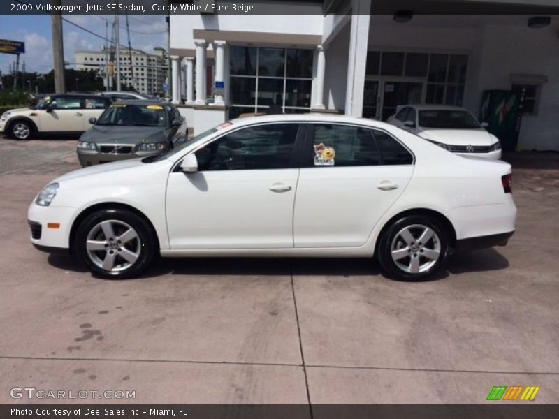 Candy White / Pure Beige 2009 Volkswagen Jetta SE Sedan