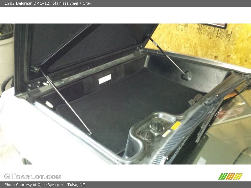  1983 DMC-12  Trunk