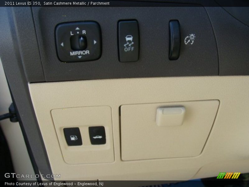 Satin Cashmere Metallic / Parchment 2011 Lexus ES 350