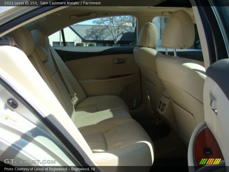 Satin Cashmere Metallic / Parchment 2011 Lexus ES 350