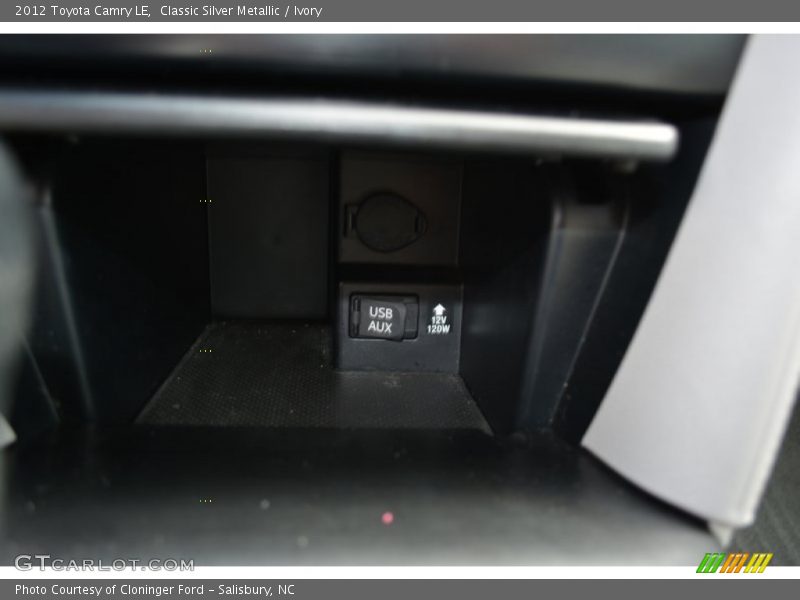 Classic Silver Metallic / Ivory 2012 Toyota Camry LE