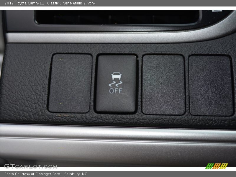 Classic Silver Metallic / Ivory 2012 Toyota Camry LE