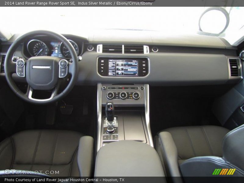 Dashboard of 2014 Range Rover Sport SE