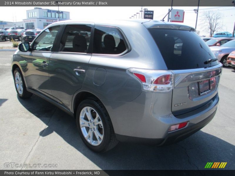 Mercury Gray Metallic / Black 2014 Mitsubishi Outlander SE