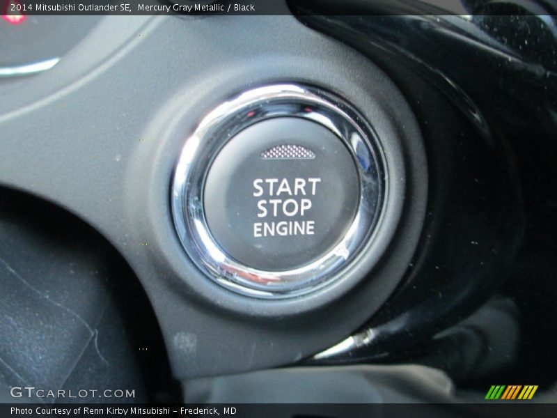 Mercury Gray Metallic / Black 2014 Mitsubishi Outlander SE