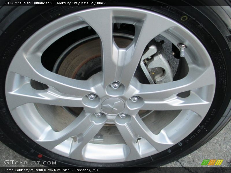 Mercury Gray Metallic / Black 2014 Mitsubishi Outlander SE
