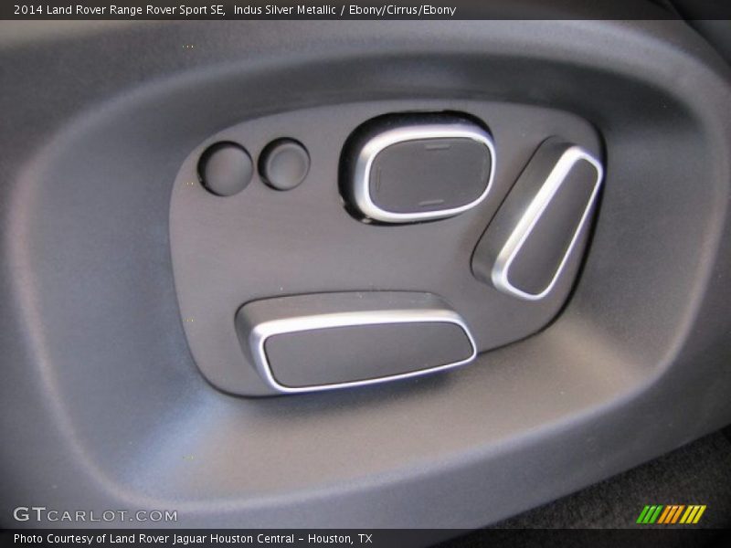 Controls of 2014 Range Rover Sport SE