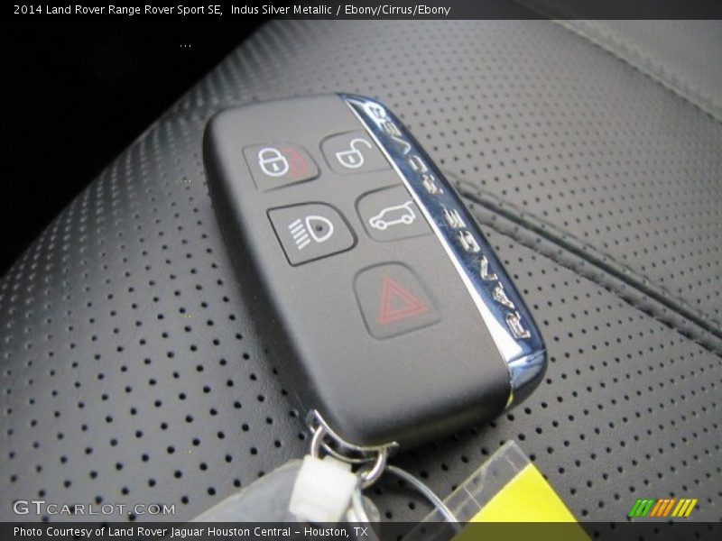 Keys of 2014 Range Rover Sport SE