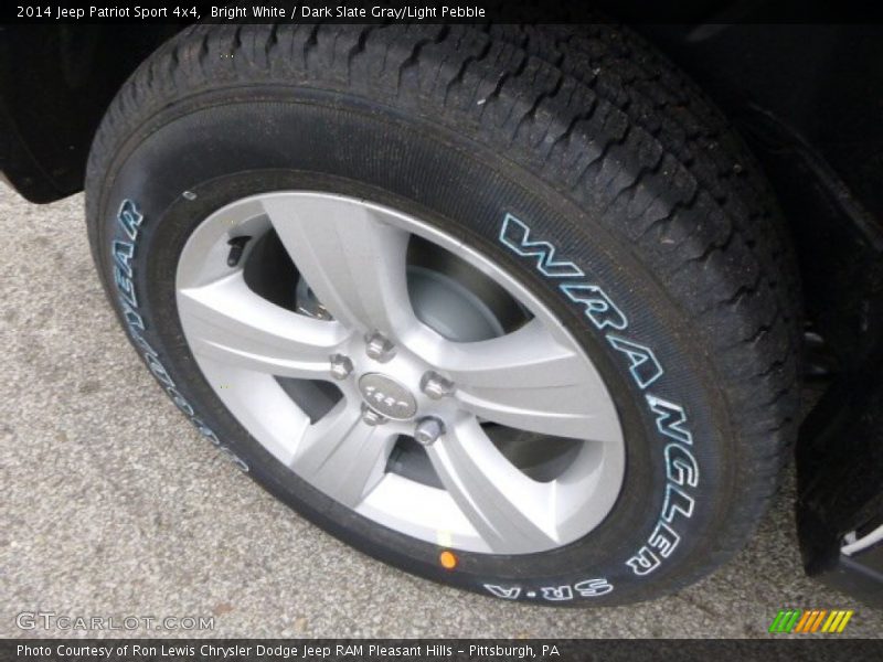 Bright White / Dark Slate Gray/Light Pebble 2014 Jeep Patriot Sport 4x4