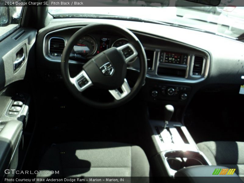 Pitch Black / Black 2014 Dodge Charger SE