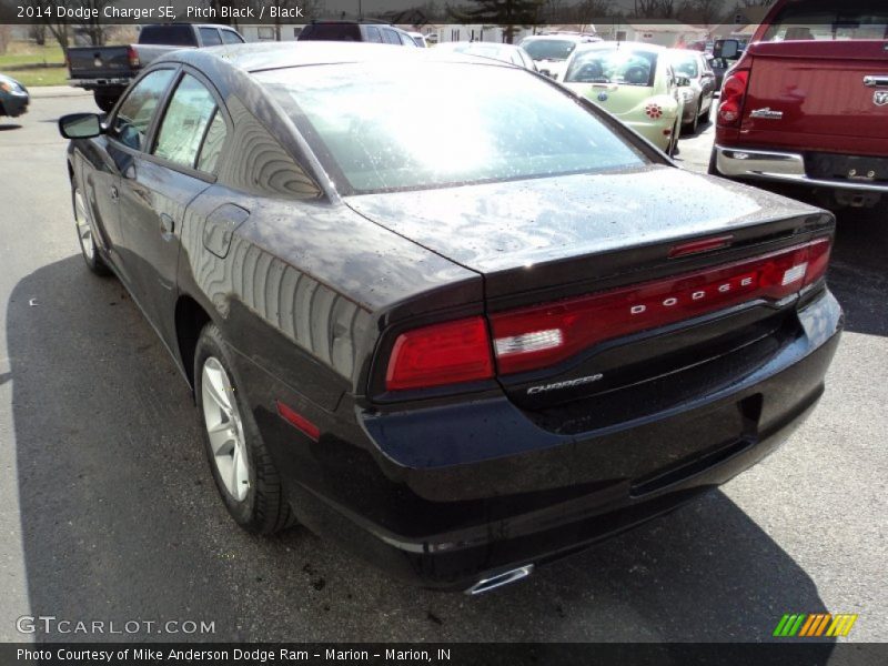 Pitch Black / Black 2014 Dodge Charger SE
