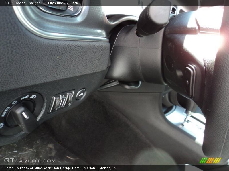 Pitch Black / Black 2014 Dodge Charger SE