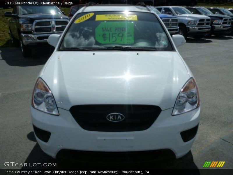 Clear White / Beige 2010 Kia Rondo LX