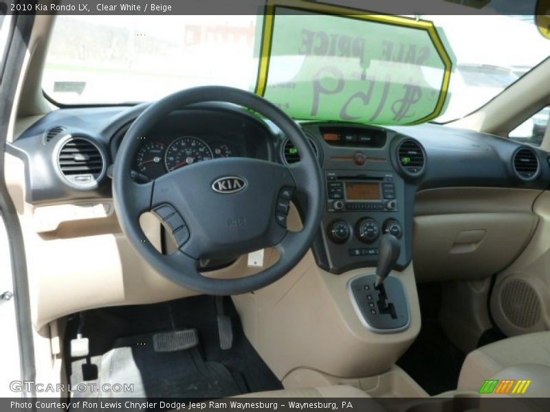 Clear White / Beige 2010 Kia Rondo LX