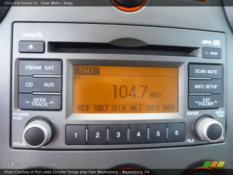 Audio System of 2010 Rondo LX